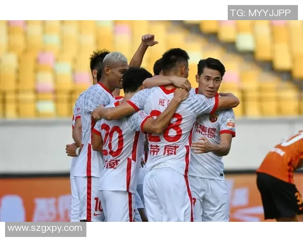 赛后分析:上海足球队与西安足球队实力对比及比赛亮点总结 赛后分析:上海足球队与西安足球队实力对比及比赛亮点总结