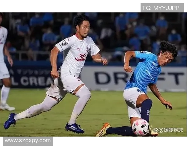 湘南海洋与鸟栖的激烈对决展现足球魅力与团队精神的精彩碰撞