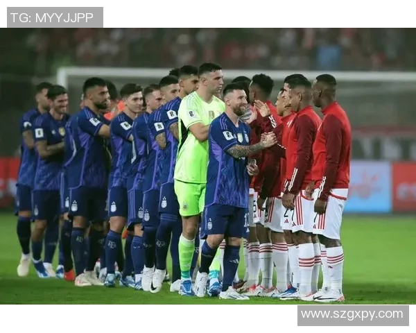 阿根廷与秘鲁激战正酣比分悬念迭起引发球迷热议 阿根廷与秘鲁激战正酣比分悬念迭起引发球迷热议