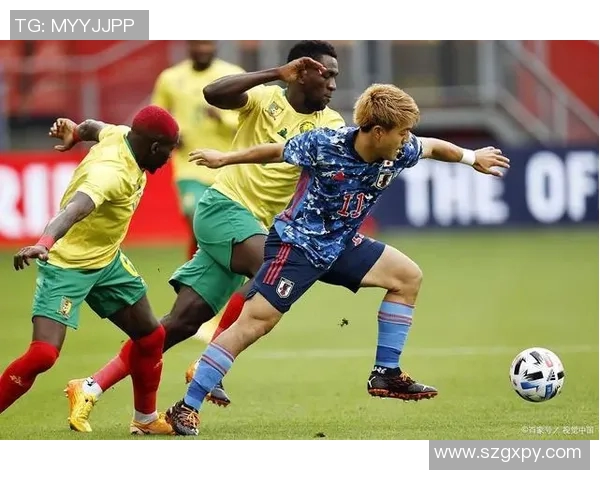 黄冈黄蜂迎战东京绿茵展开激烈较量力争在主场取得胜利